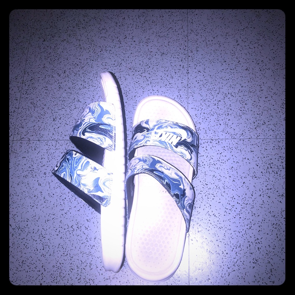 Nike slides